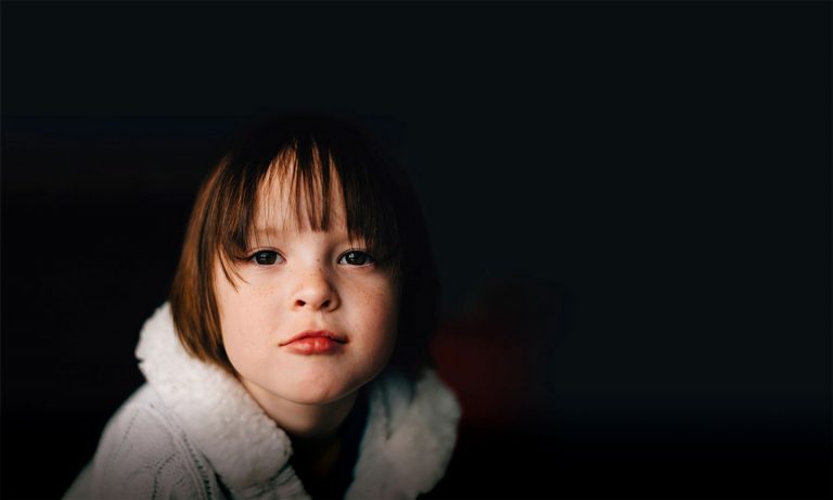 Más de 300.000 niños están en riesgo de perder el cuidado parental en España