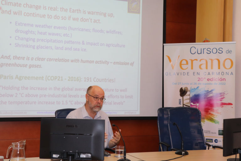 “El reto más importante del futuro es generar una sociedad sostenible basada en la energía solar”