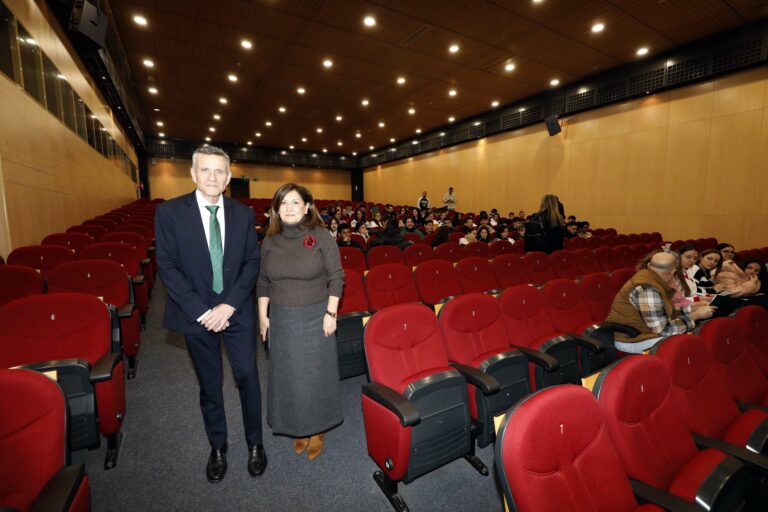 Más de 300 alumnos de 1º y 2º de Bachillerato participan en una jornada de puertas abiertas de la UNED de Marbella