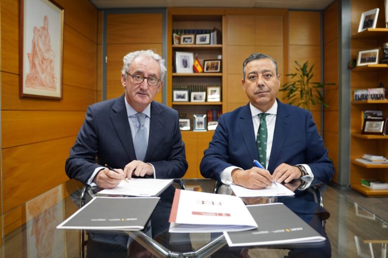 El Consejo General de Dentistas, y Consejo General de Médicos (CGCOM) firman un convenio para evitar el intrusismo