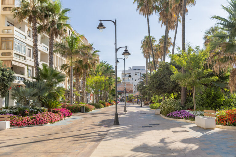 El Ayuntamiento de Estepona lanza una app turística que utiliza IA para conocer puntos de interés de la ciudad en 28 idiomas