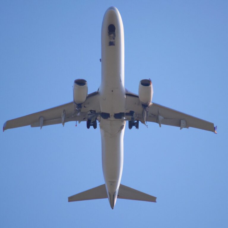 La eliminación de los vuelos cortos con alternativa ferroviaria de hasta cuatro horas ahorraría más de 300.000 toneladas de CO2 y 50.000 operaciones aéreas al año