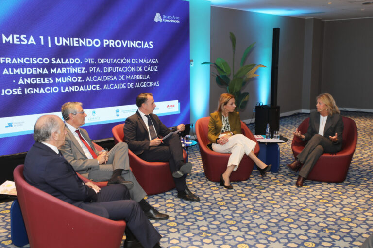 Alcaldes y presidentes de Diputación exigen soluciones urgentes al colapso viario de la Costa