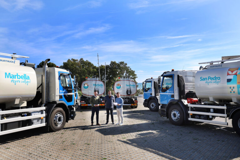 Marbella adquiere seis nuevos camiones cisterna para la limpieza de grandes espacios públicos