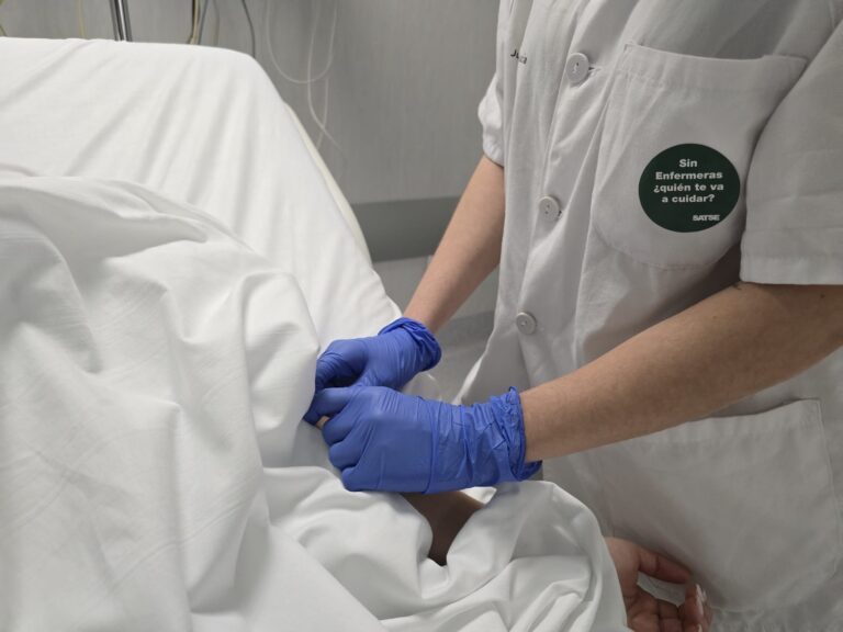 El Hospital Costa del Sol necesita 78 enfermeras más para equiparar su plantilla