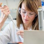 Las mujeres matriculadas en titulaciones STEM en las universidades públicas andaluzas crecen un 15,63% desde 2018 hasta alcanzar las 23.753 en el curso 2024/2025 Las mujeres matriculadas en titulaciones STEM en las universidades públicas andaluzas crecen un 15,63% desde 2018 hasta alcanzar las 23.753 en el curso 2024/2025